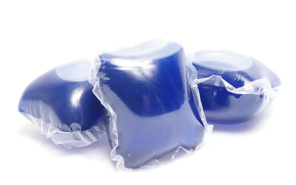 Capsules hydrosolubles pour le conditionnement de detergent pour le linge